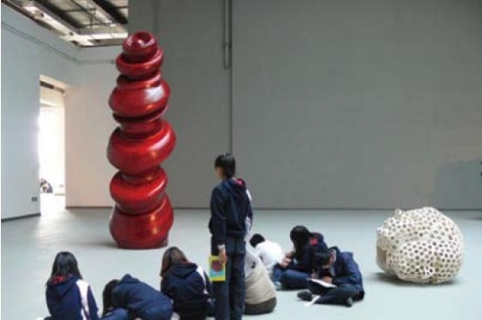 在儿童眼中，艺术是什么？ 2012 年托尼· 克拉格展览现场。
