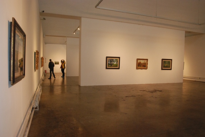 展厅中的29件油画风景，均创作于1989-1999年间
