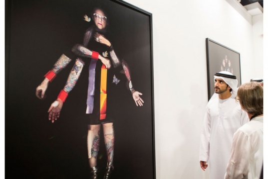迪拜酋长Mohammed Bin Rashid Al Maktoum在开幕式现场 Photo：Courtesy Art Dubai 2014
