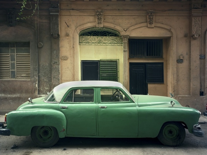 Green Car Havana, 1997Courtesy of Camera Work, Berlin  （图片来自上海艺术影像展官网）

