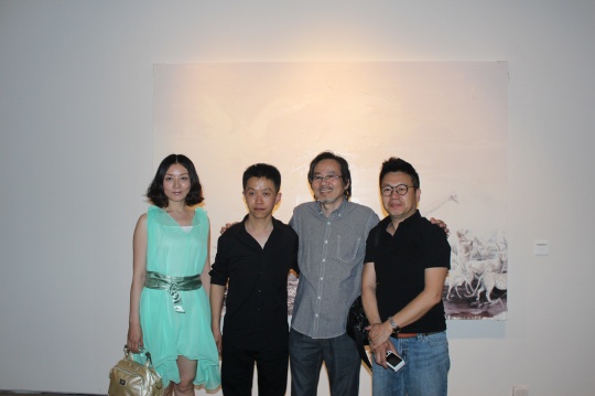 申树斌（左2）与友人合影
