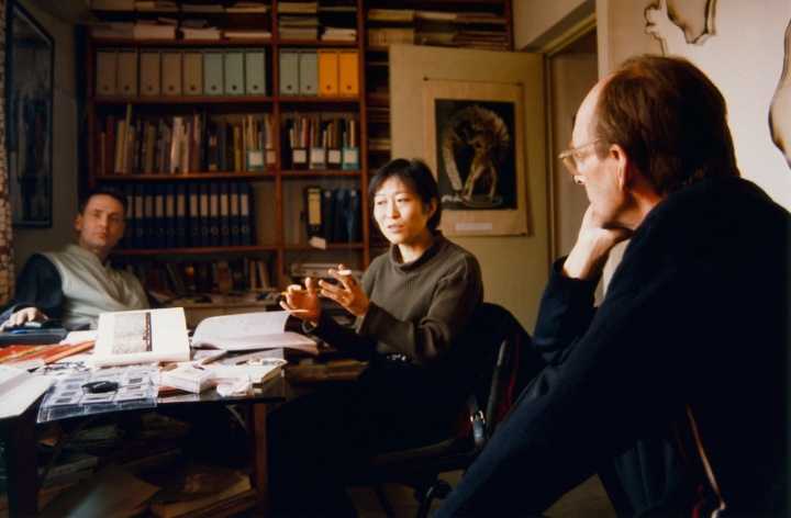 1997年 《三联生活周刊》副主编舒可文与戴汉志、施岸笛  图片提供：施岸笛
