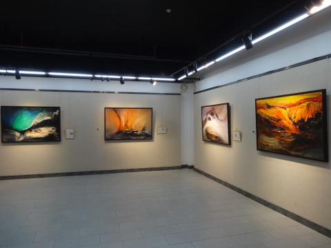 展览现场作品多是艺术家2014年的创作
展览现场作品多是艺术家2014年的创作