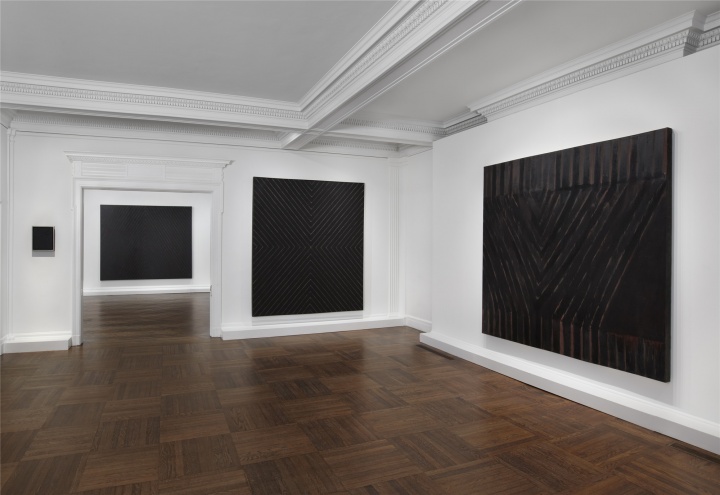 2012年4月的Frank Stella个展现场 Courtesy L&M Arts _ Mnuchin Gallery
