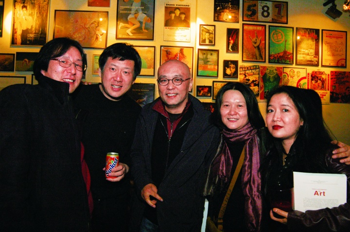 07年-易丹·周春芽·张晓刚·唐蕾·翁菱在小酒馆10周年庆
