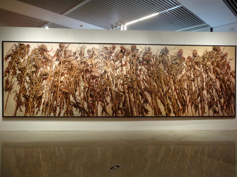 作为首个展厅的“重屏|东方葵”放置的都是尺幅巨大的作品，并且许多是今年所做
