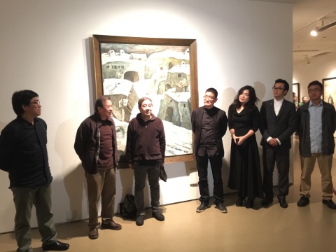 艺术家尚扬（左二）、艺术家岑龙（左三）、策展人黄专（左四）、涵艺术负责人（右三）与今日美术馆馆长高鹏（右二）在展览开幕式现场
