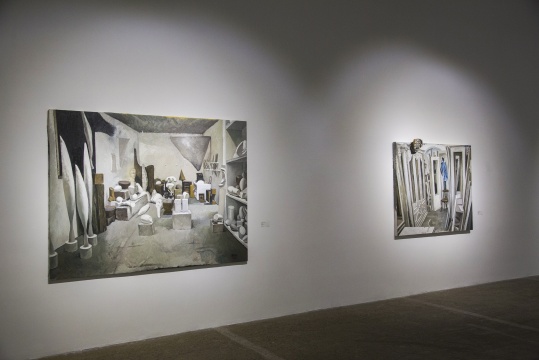 宋元元参展作品

左：诗人，210×160cm，布面油画，2014

右：Lounge，160×130cm，布面油画，2013
