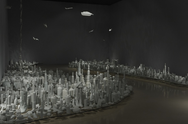 《日常·易碎》 可变尺寸 瓷 2002-2010
《日常·易碎》 可变尺寸 瓷 2002-2010