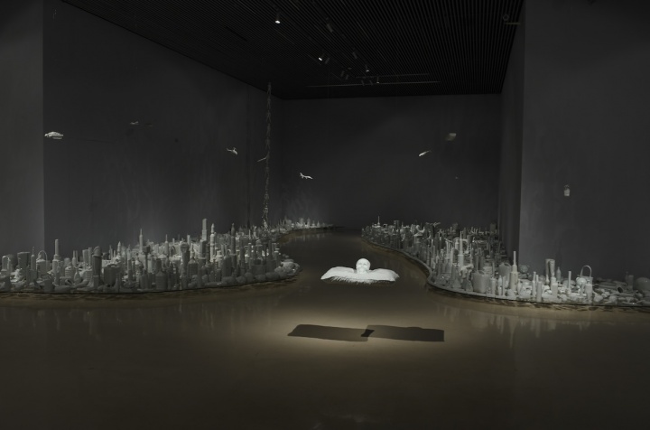 《日常·易碎》 可变尺寸 瓷 2002-2010
《日常·易碎》 可变尺寸 瓷 2002-2010