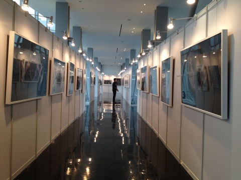 北京当代MOMA空中连廊“镜像”现场
