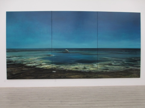 贾蔼力 《二月物语-永远（海）》 300cmX600cm 布面油画 2006
