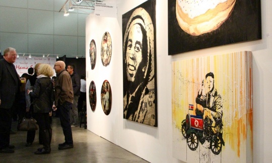 LA Art Show展览现场 Photograph: Jordan Riefe/The Guardian
