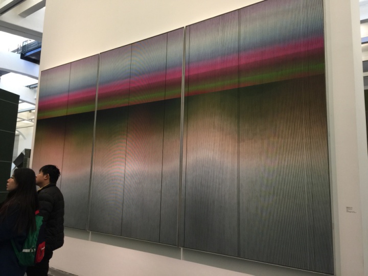 创作于2014年的新绘画作品《东方 No.1》，线条带来的视错觉蕴含东方的含蓄美