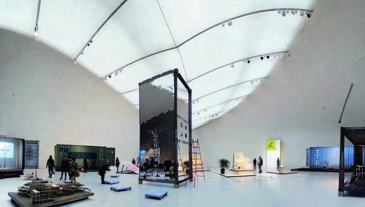5.2014年2月28日，第二届CAFAM双年展“无形的手：策展作为立场”在中央美术学院美术馆开幕
