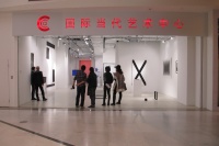 商场多了个艺术空间 CCA首展呈现“关于物质的修辞性”,夏彦国,任芷田
