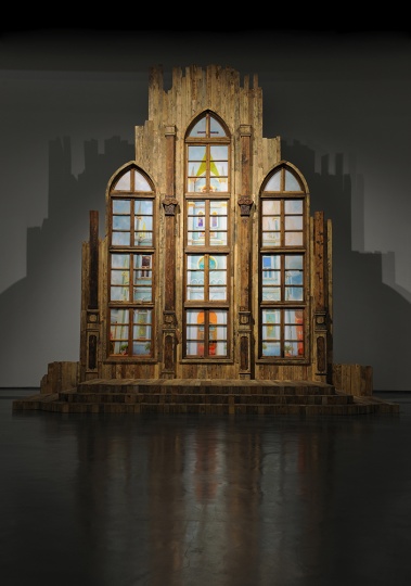 《乡村教堂》  600×560×500cm  木、有机玻璃、金属、油彩   2014-2015
