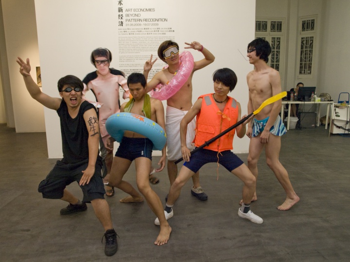 2010年，上海奥沙画廊，双飞奥沙经济讲座现场
