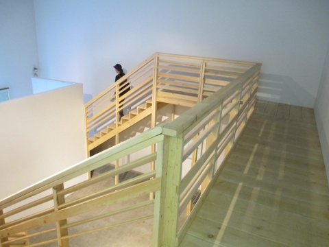 郑国谷用木材搭建的“展厅”