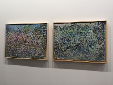 《佛卧寺前的春天》 61×81cm 油画 2009、《龙潭湖》 60×80cm 油画 2007