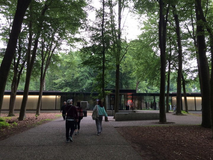 库勒慕勒美术馆（Kroller-Muller%20Museum）镶嵌在.高费吕韦国家公园中，我觉得这才叫“天人合一”
