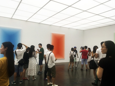 7月23日 北京公社推出艺术家王光乐第三次个展“六块颜色”
