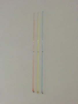 《原色》 尺寸可变 玻璃管、透明水色 2015
