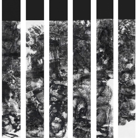 冰逸《万物》2200×260cm×6条幅 纸本水墨 2013
冰逸《万物》2200×260cm×6条幅 纸本水墨 2013