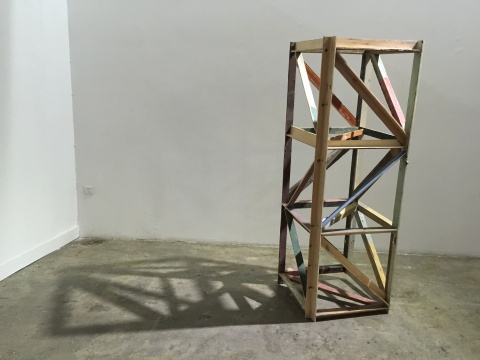 《埃菲尔·比萨》 193×66×68cm  木  2015
