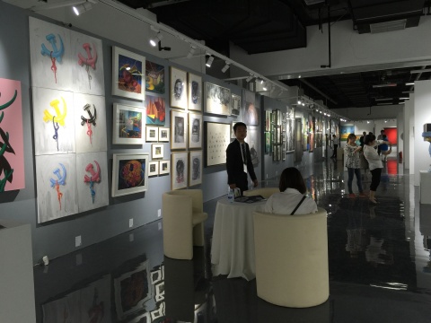 ”艺起来“青年艺术家联展共展出300件新锐艺术家的作品