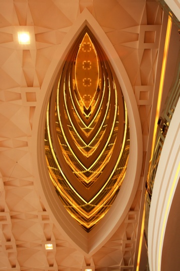 位于酒店大堂上方的“天眼”也是建筑师的独特设计之一

