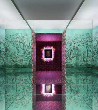 Alessandro Michele亲自设计的布满古驰特色花卉图案“GUCCI Tian”的房间