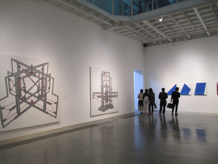 何桂彦策划的“形式乌托邦”在艺.凯旋艺术空间展出,他将从上世纪八十年代以来的中国当代艺术三十年,概括为三个专题“理性与意志”、“ 反形式的形式”、“ 日常与观念”
何桂彦策划的“形式乌托邦”在艺.凯旋艺术空间展出,他将从上世纪八十年代以来的中国当代艺术三十年,概括为三个专题“理性与意志”、“ 反形式的形式”、“ 日常与观念”
