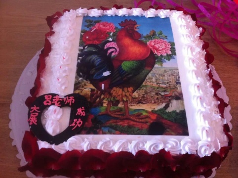 实验艺术学院学生为吕胜中准备的与海报画面“同款”的蛋糕
