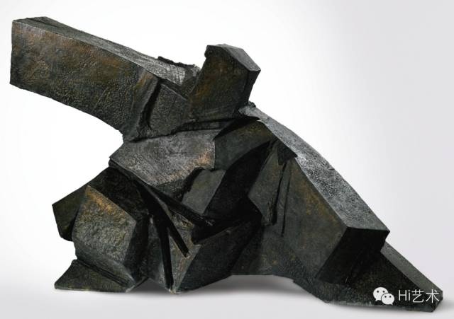 Lot1005 朱铭《太极系列：单鞭下势》122.5×189×90cm 铜雕 约1994 估价：500至700万港元
