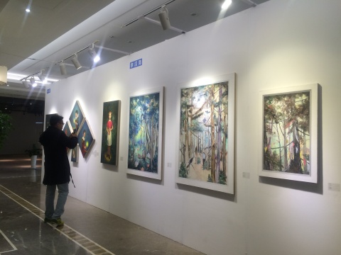 位于官舍二楼的展区，艺术家李汉周作品。
