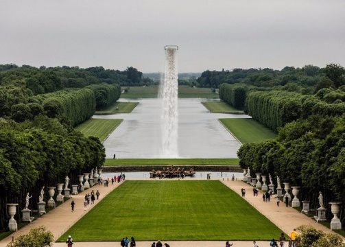埃利亚松在凡尔赛宫打造的“瀑布”
