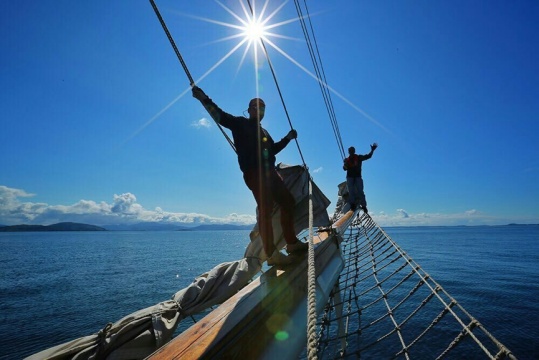艺术航海项目的航海成员将于今年8月6日至8月14日乘坐帆船沿苏格兰西海岸航行。
