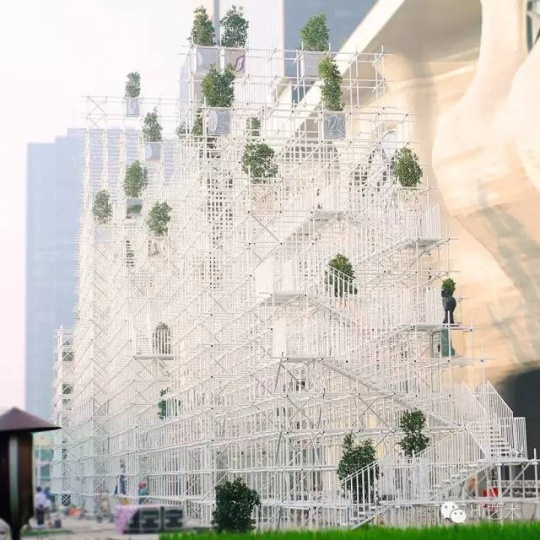 研究员藤本壮介 《远景之丘》  建筑高23米，长76米，宽6至11米之间 ©上海种子
