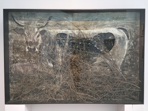 《欧洲牛》 200×200×30 cm 油彩,乳化剂,虫胶稻草 私人藏品 1994 – 2010
《欧洲牛》 200×200×30 cm 油彩,乳化剂,虫胶稻草 私人藏品 1994 – 2010