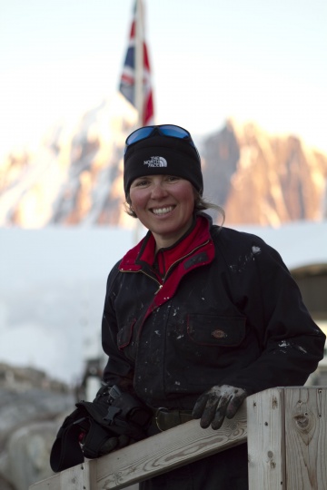 Adele Jackson 南极布兰斯菲尔德博物馆的负责人 全世界唯一的“南极艺术家”
