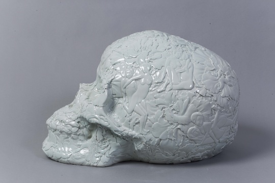 《骷髅》63cm×39cm×39cm 陶瓷 2015 《骷髅》63cm×39cm×39cm 陶瓷 2015