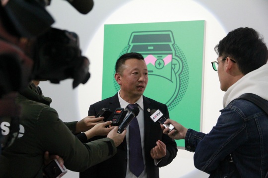 艺术节秘书长,繁星戏剧村创始人樊星先生在接受采访
艺术节秘书长,繁星戏剧村创始人樊星先生在接受采访