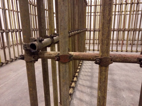 《画地为牢》局部 钢管 尺寸可变 2017
