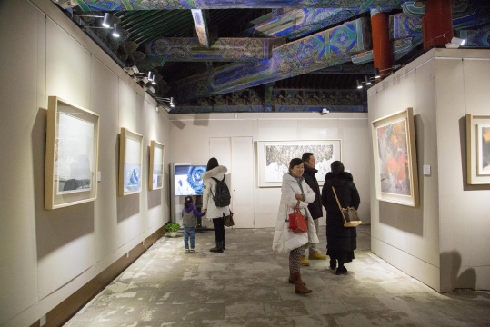 杜华新展“她和她的繁花世界” 在孔庙国子监博物馆开幕