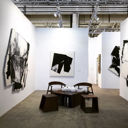 2017年墨斋参展上海西岸艺术与设计博览会，是近年销售最强劲的一次。
