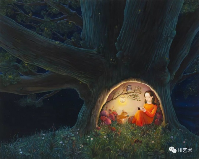 这张作品里面,就好像画了一个在旅途中找到了一个温暖,安全树洞的女孩