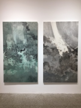 《双下山NO.2》 217×123cm 纸本设色 2018《双下山NO.1》 217×123cm 纸本设色 2018 《双下山NO.2》 217×123cm 纸本设色 2018《双下山NO.1》 217×123cm 纸本设色 2018
