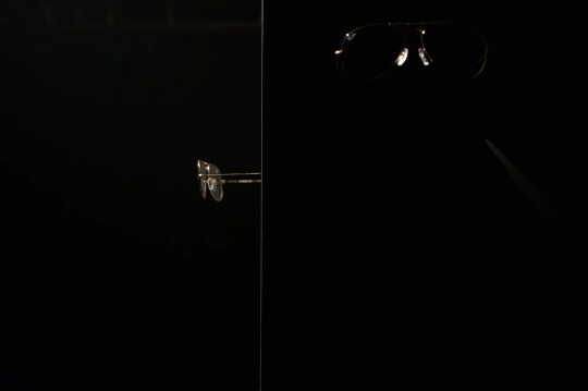 安全屋2#
黑色运动戴墨镜方块，是保险柜？是黑衣人？你瞅啥？你瞅啥？你瞅啥…….
