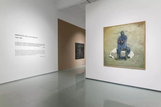 蜂巢当代艺术中心,呈现了"八五新潮"运动中不可或缺的艺术家——